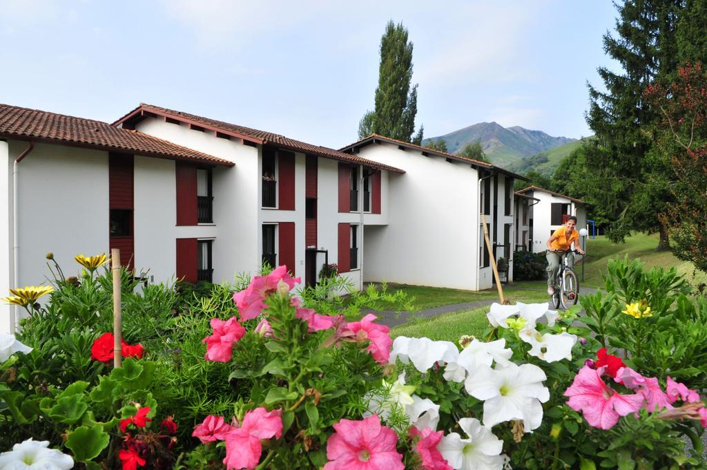 Vvf Pays Basque Saint-Etienne-De-Baigorry Hotel Eksteriør billede